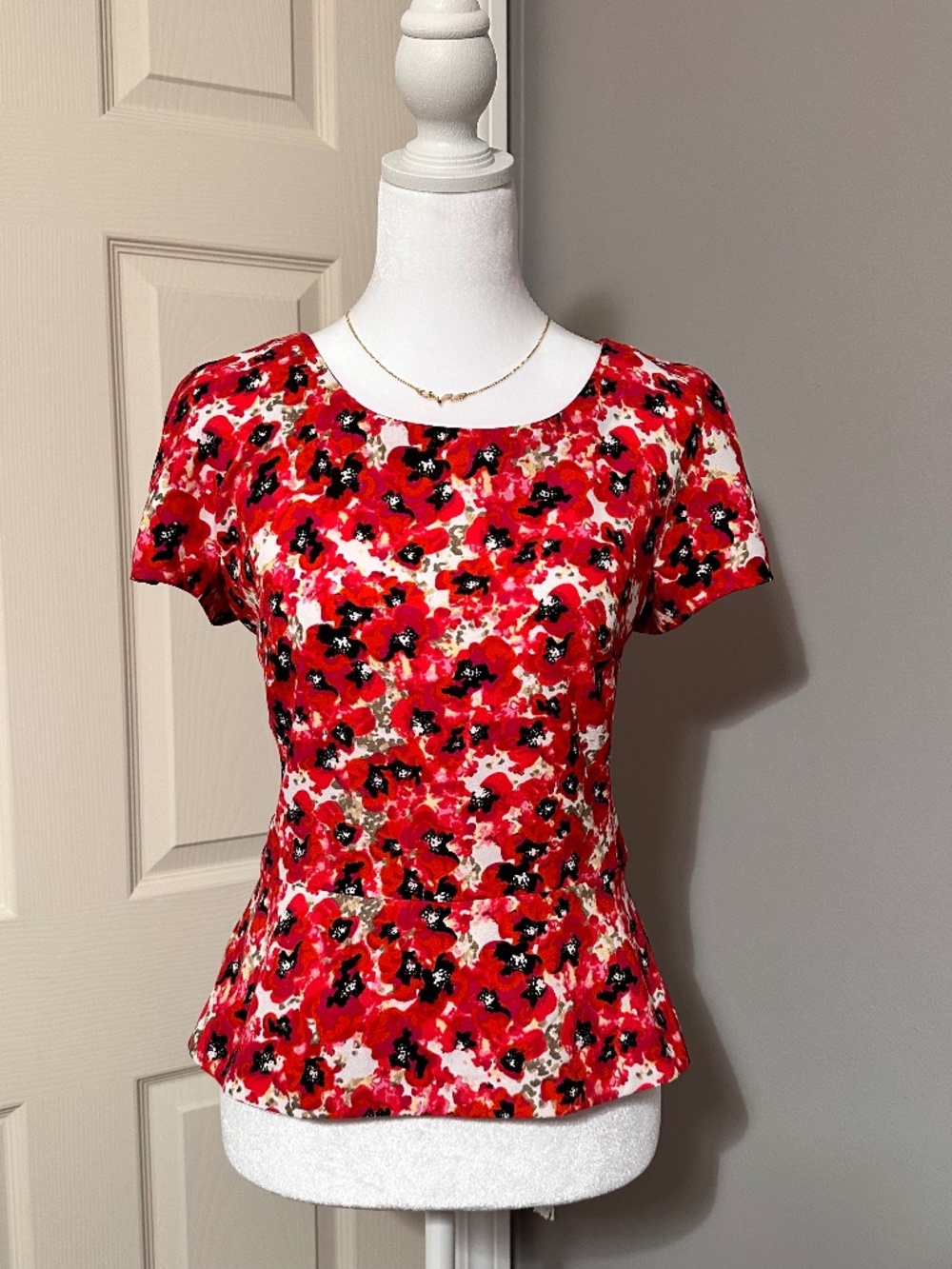 Ann Taylor Vibrant Floral Red Pink Multicolored Peplum Blouse